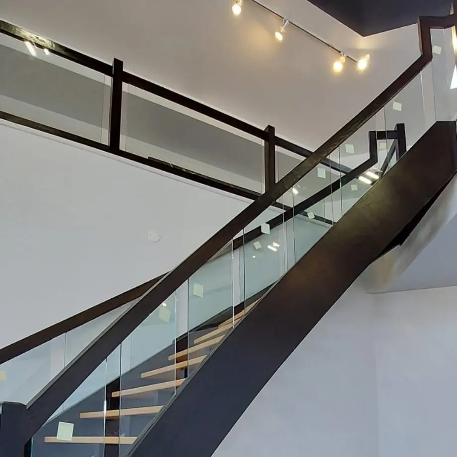 glass-railings-installation